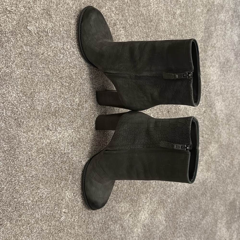 Sam Edelman gray Heeled Boots Sleek Suede Design - Picture 2 of 4